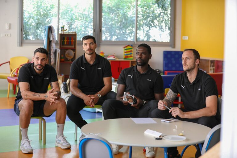 4 joueurs du MHB ont rendu visite au service pédiatrique du CHU de Montpellier