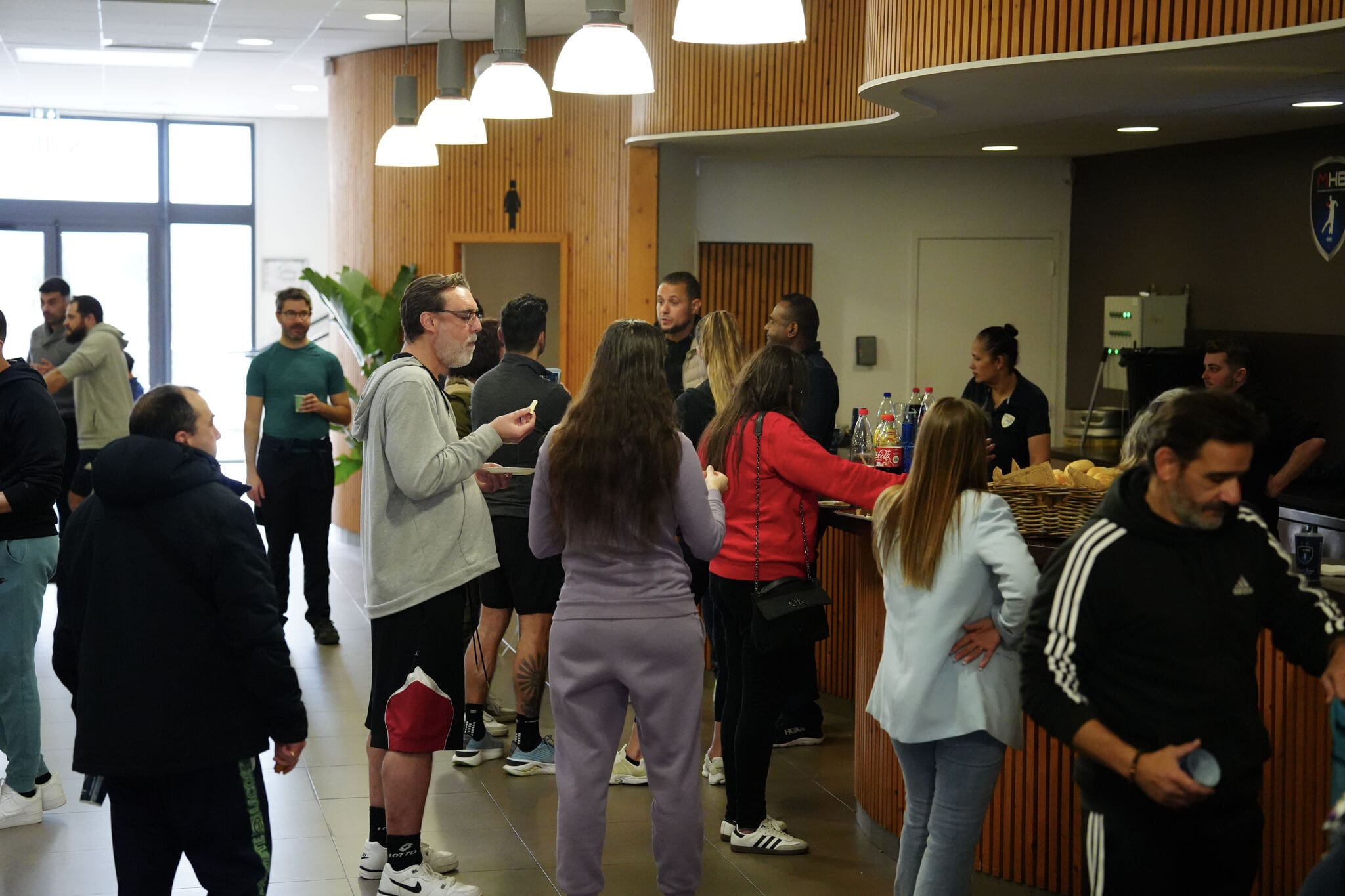 rencontre-recruteur-candidats-buffet Rencontres entre candidats et recruteurs autour d’un buffet
