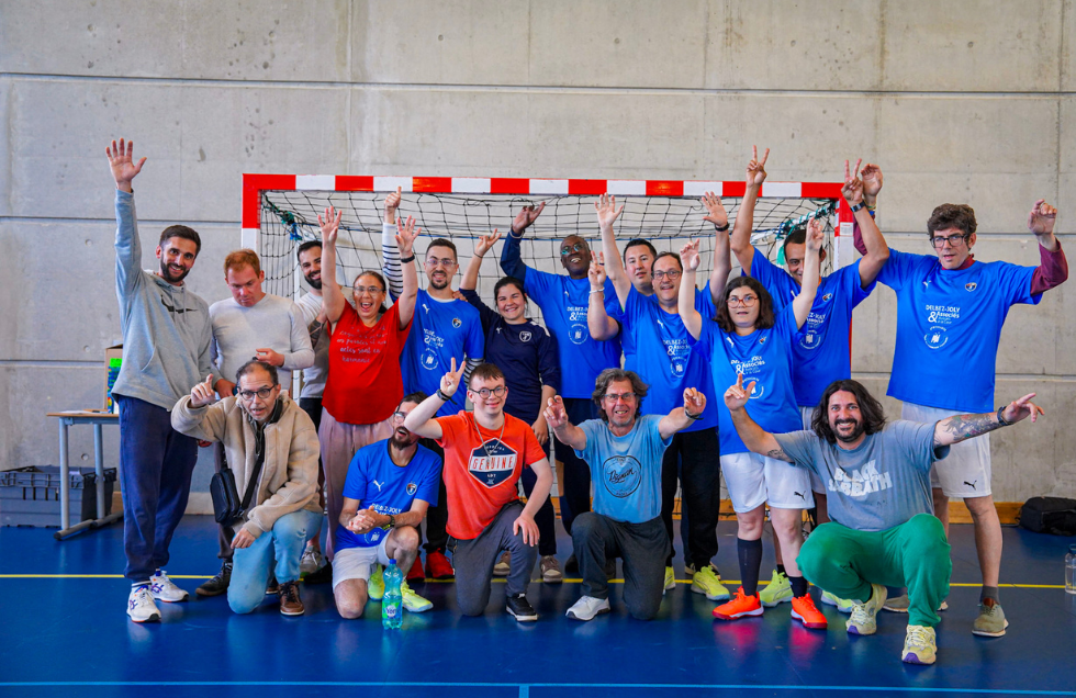 Remise des équipements aux participants du programme Tous en Jeu, Handball inclusion Montpellier